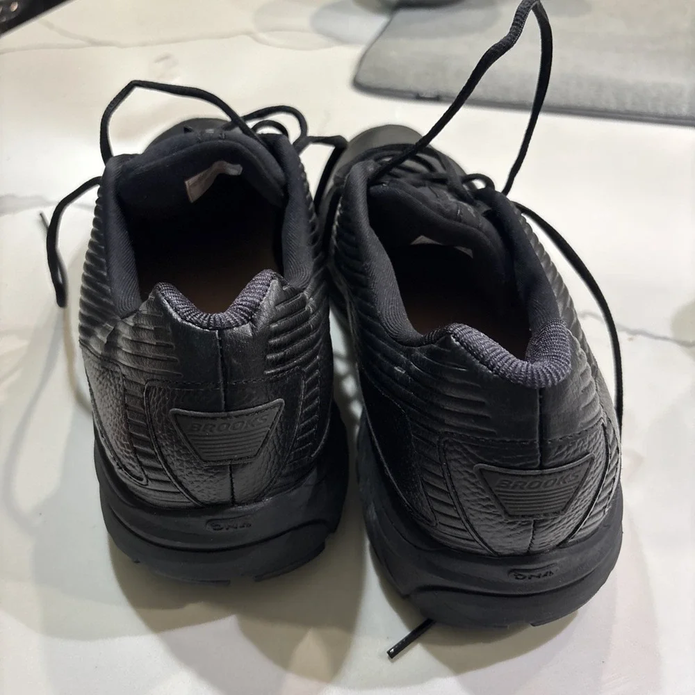 brooks addiction walker mens Size 15 4E Extra Wide